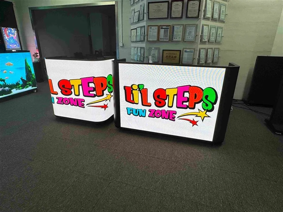 Bärbar DJ-bås med LED-videoväggskärm